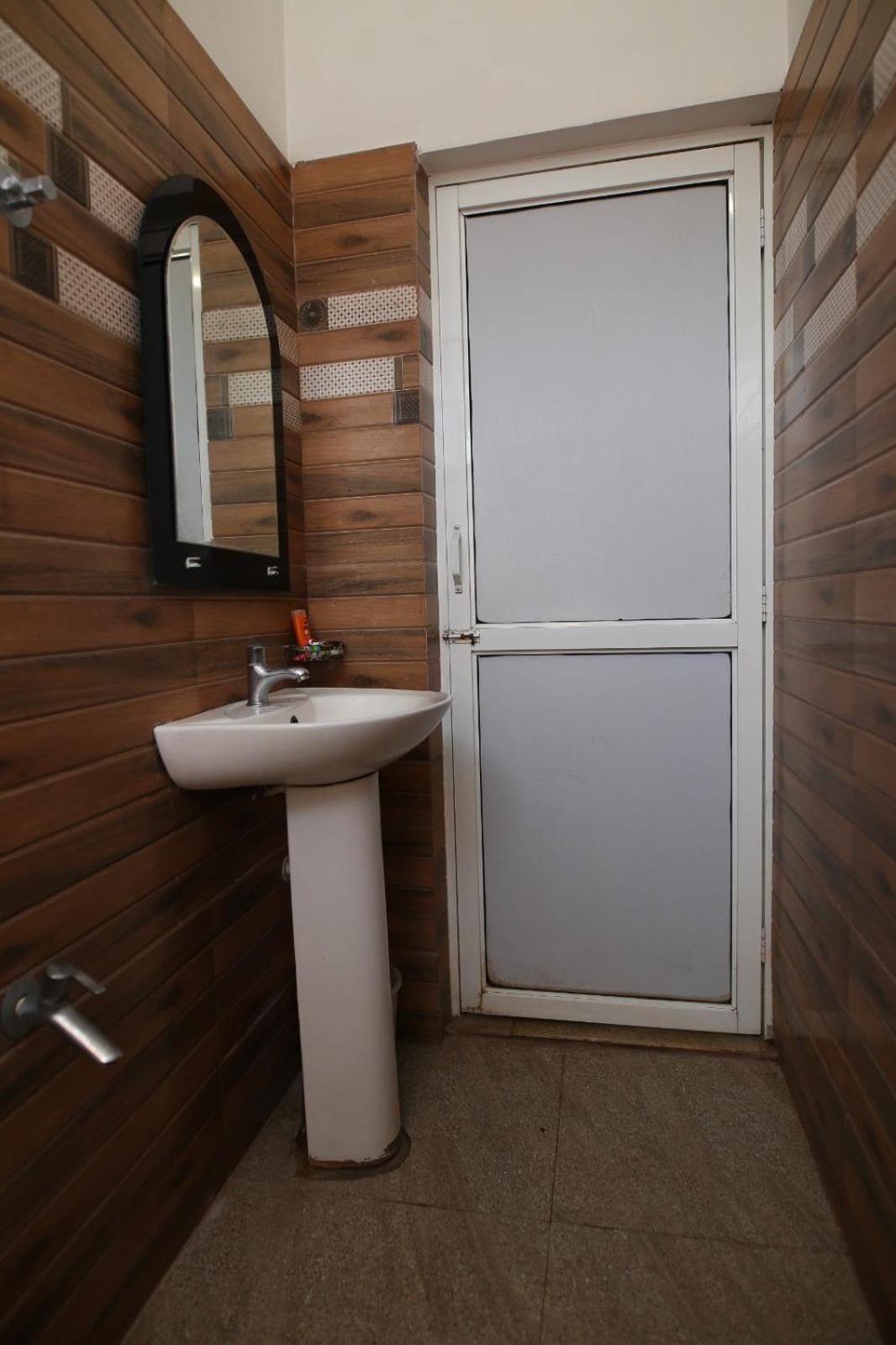 Sujee'S Guest House With Two Bed Rooms أنرادابورام المظهر الخارجي الصورة